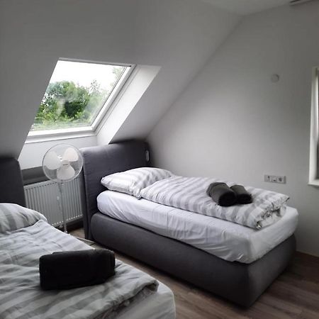 Ferienwohnung Apartment - Free Parking - Wifi - Kitchen Эссен Экстерьер фото